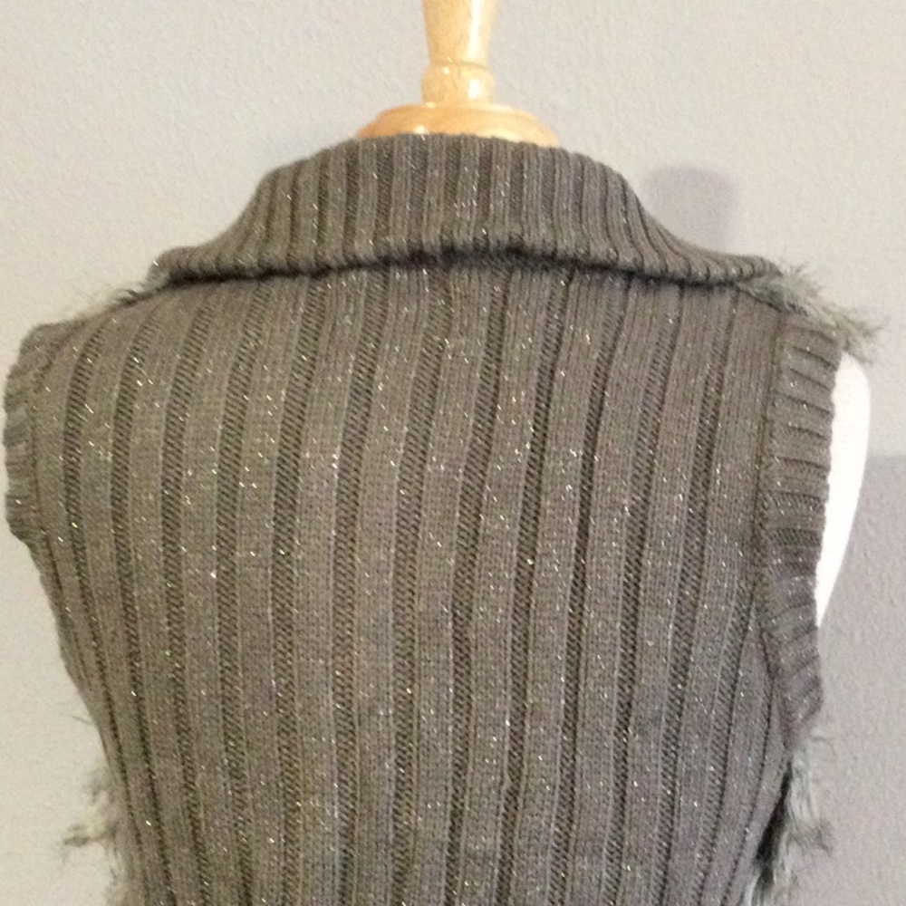 Justice Fuzzy Faux Fur Glitter Gray Full Front Zip Collared Vest 16 (Juniors) - Picture 10 of 16